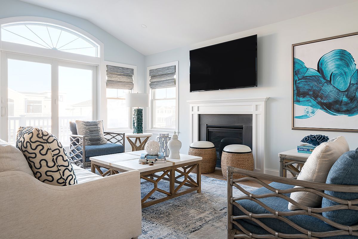 You don't have to live at the coast for a beach living room makover. If you are a little subtle, it will work in your home - wherever you are. This home by Barbara Hayman.